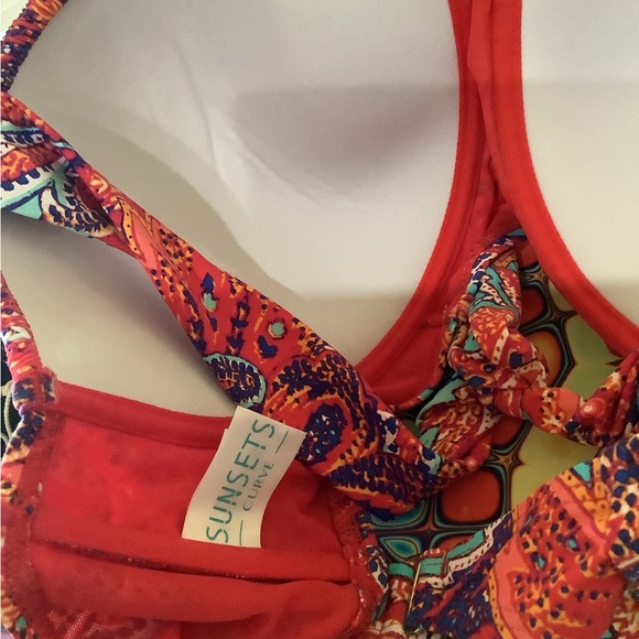 Sunsets bikini curve  top red blue turquoise size 18, large CD cup…nice …color - Picture 6 of 13